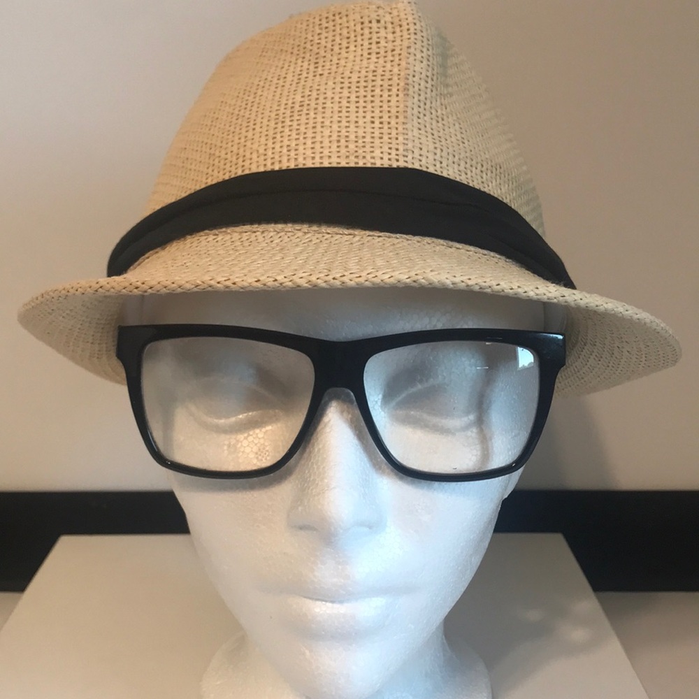 Ladies 100% Straw Hat. Size S/M fully lined